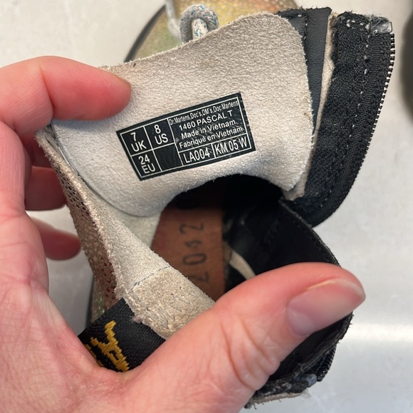 Dr. Marten’s Toddler Pascal rainbow boot - size 8 - Picture 5 of 5